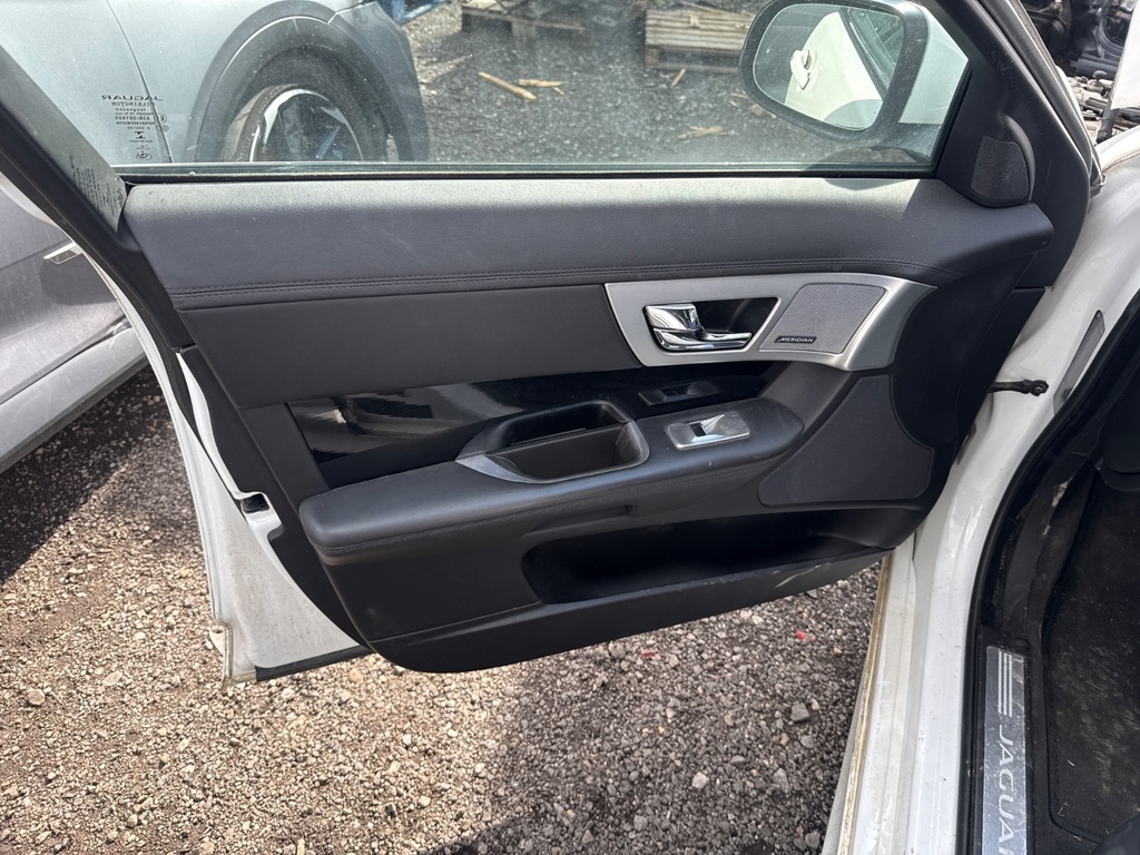 [EPE-109073] Arnés puerta delantera izquierda Jaguar XF 2014 306DT AJTDV6