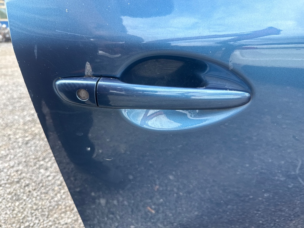 [EPE-109183] Tirador puerta delantera exterior derecho para Mazda CX-5 KF 2018