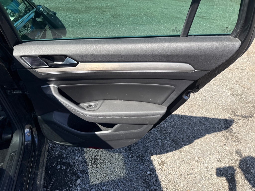 [EPE-109594] Elevador de cristal puerta trasera derecho 2017 VW Passat B7R Grey
