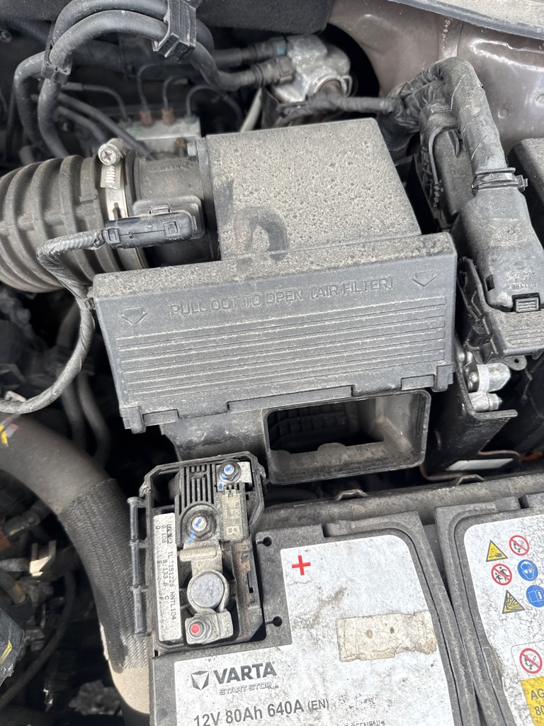 [EPE-109831] Caja de filtro de aire Hyundai Tucson 1.7 CRDi D4FD 2015