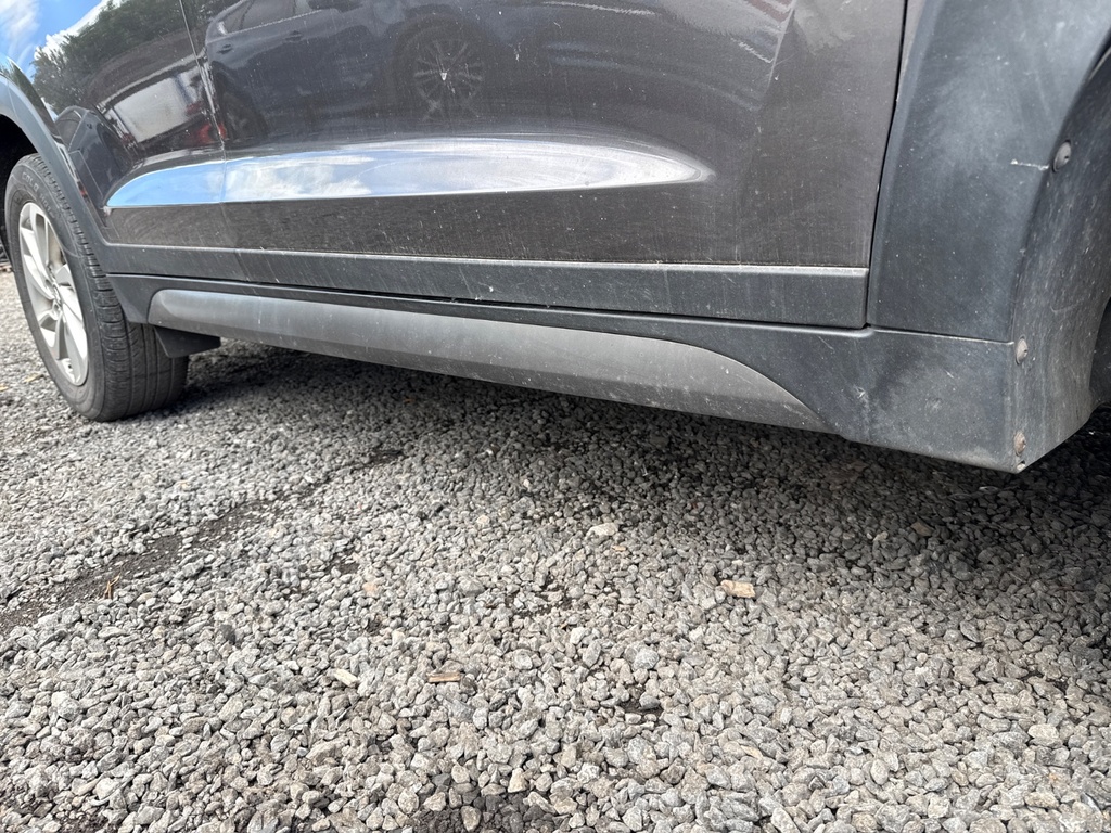 [EPE-109834] Faldón lateral derecho HYUNDAI TUCSON 2015 Moon Rock Grey