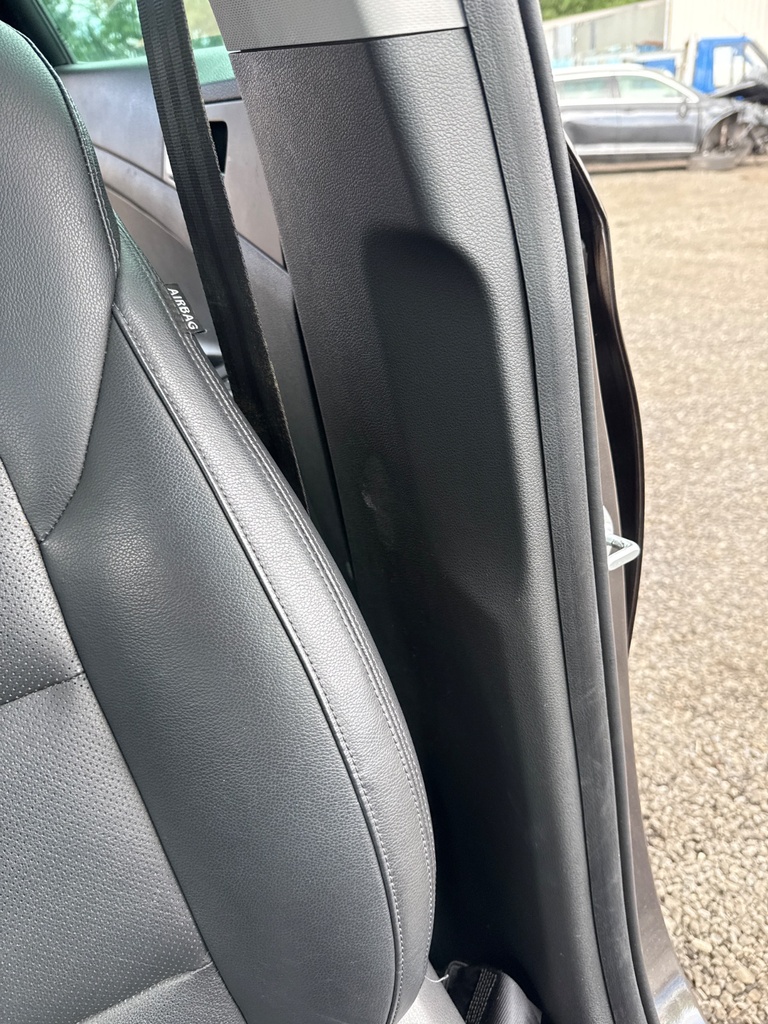 [EPE-109858] Embellecedor Pilar B Inferior Izquierdo 2015 HYUNDAI TUCSON 1.7 CRDi