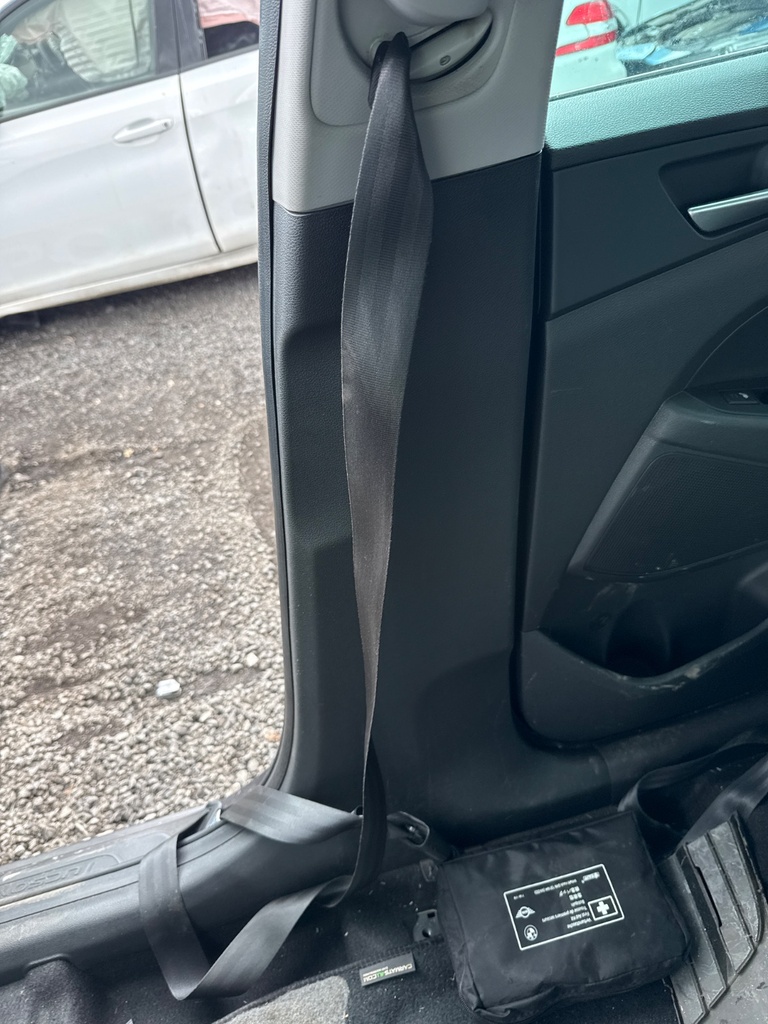[EPE-109859] Embellecedor pilar B inferior derecho para HYUNDAI TUCSON 1.7 CRDi 2015