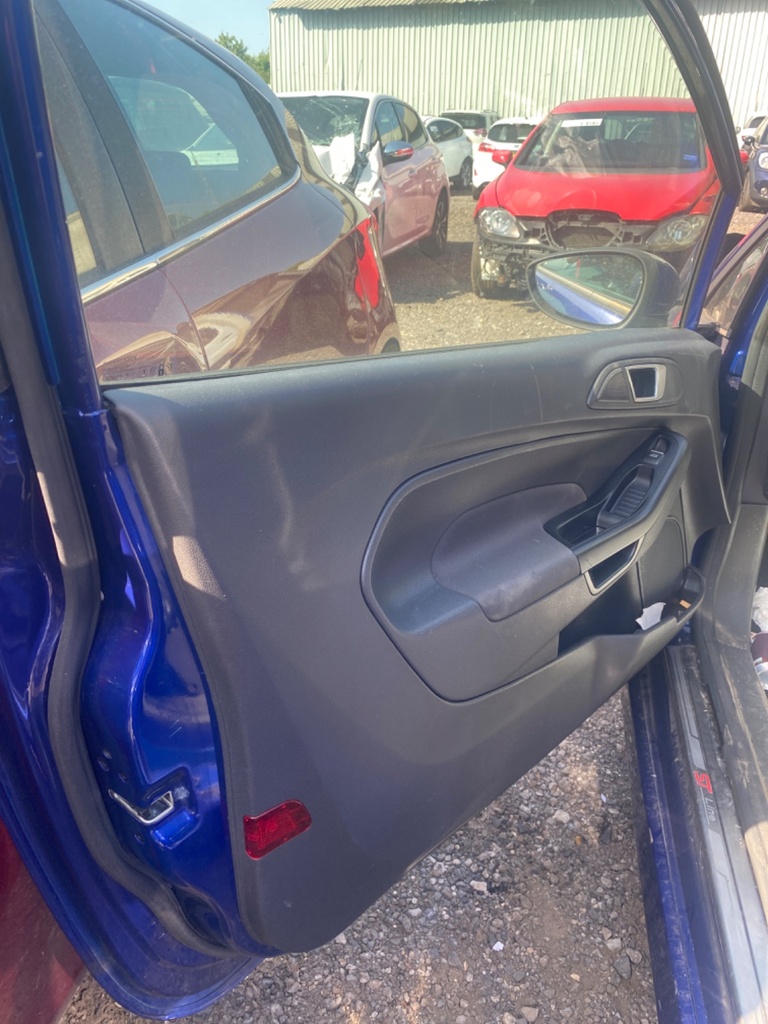 [EPE-109912] Panel interior de puerta delantera izquierdo Ford Fiesta 2016