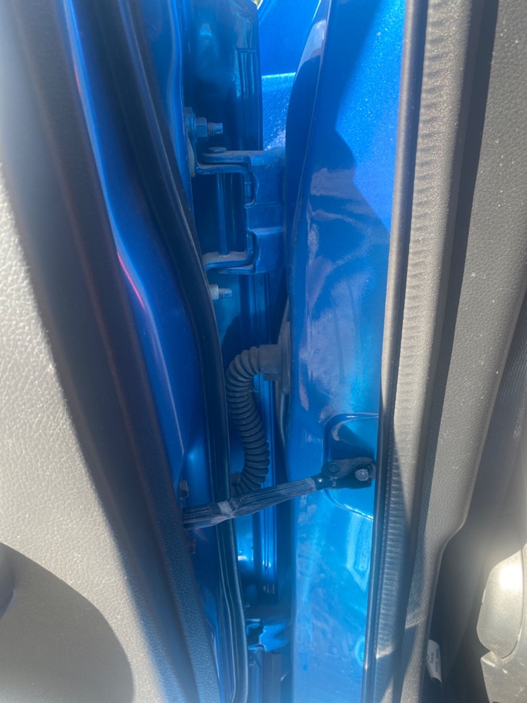 [EPE-109972] Bisagra trasera LH 2020 Nissan Qashqai MK2 J11 1.3 DIG-T
