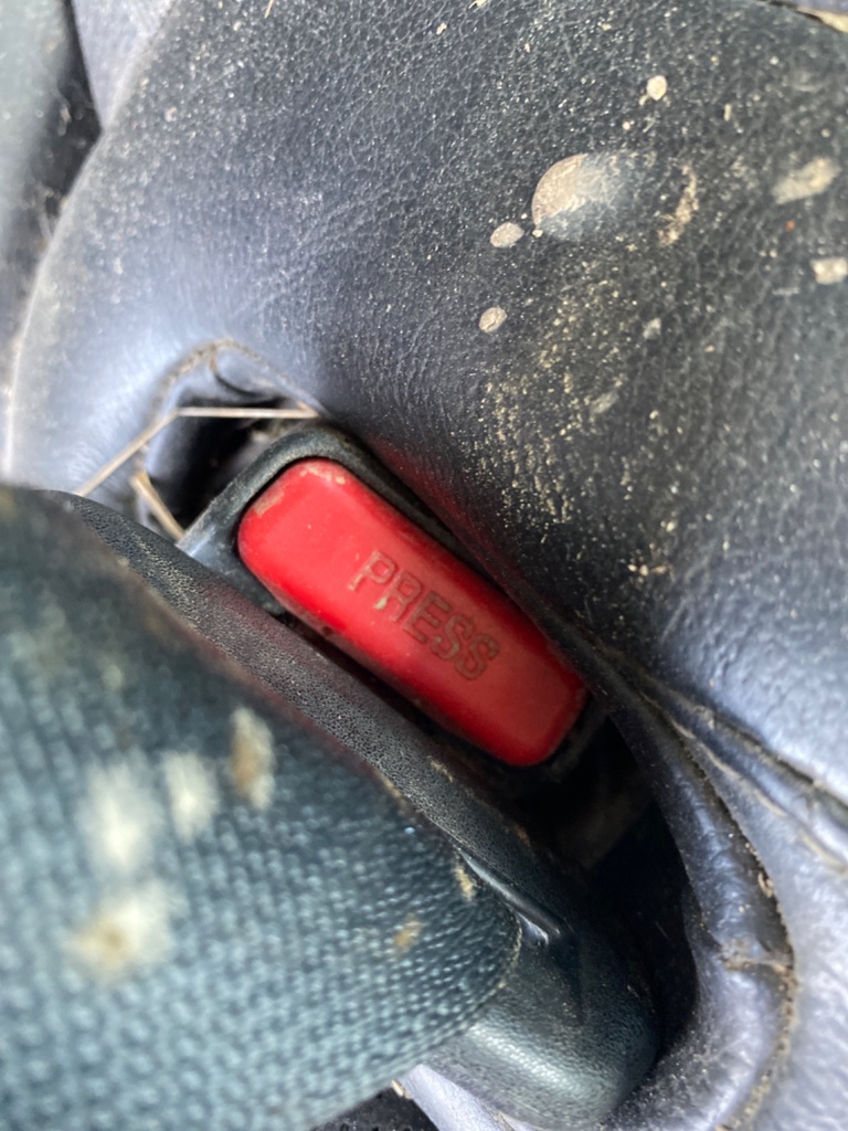 [EPE-110032] Cinturón de seguridad trasero Stalk fila central RH Nissan Navara 2.3 dCi 2016