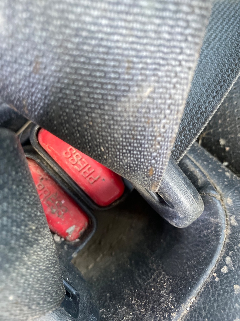 [EPE-110031] Cinturón de seguridad trasero fila central LH Nissan Navara 2.3 dCi 2016