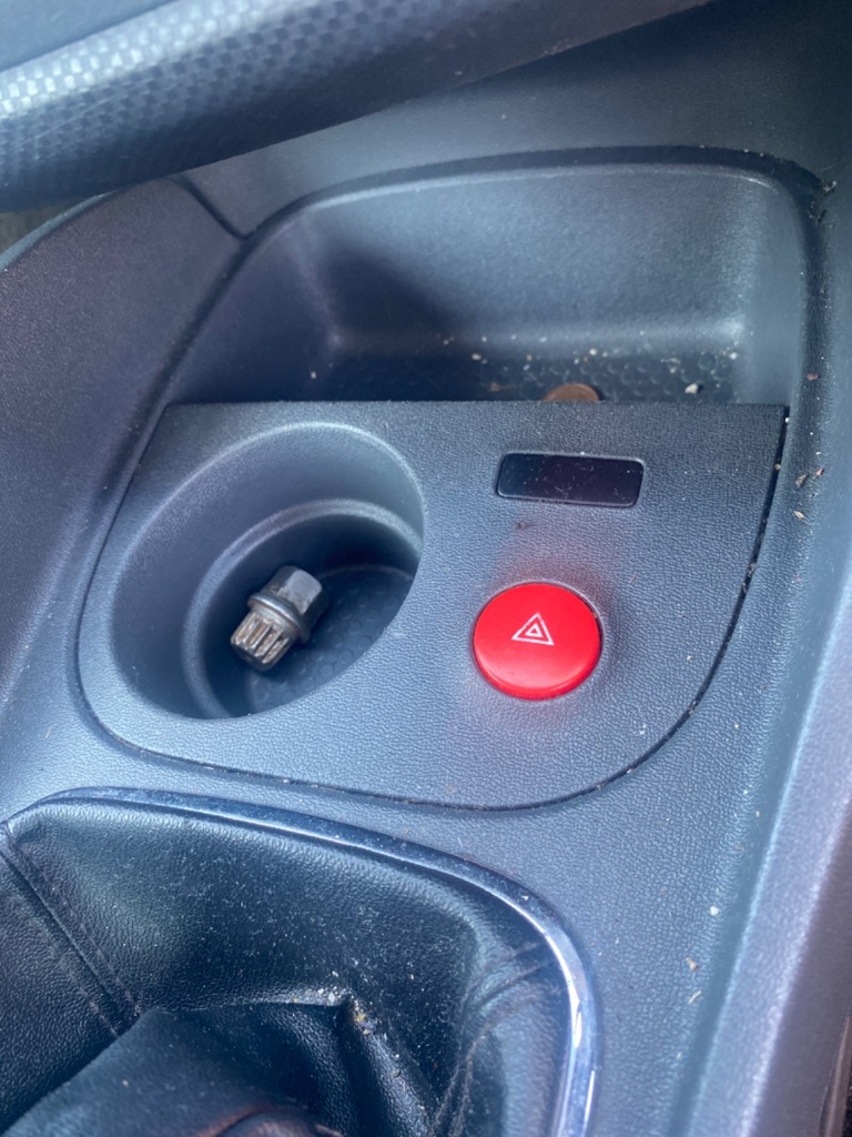 [EPE-110046] Portavasos en el salpicadero Seat Leon 1.9 TDI 2005