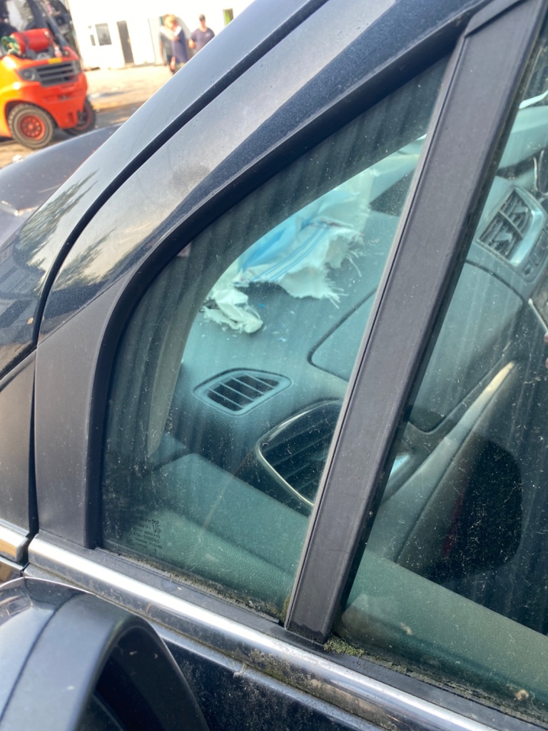 [EPE-110192] Cristal de puerta ventanilla fija delantera izquierda Opel Mokka 2015 BLACK