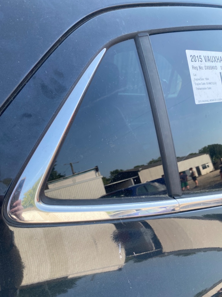 [EPE-110213] Cristal de puerta trasero derecho Opel Mokka 2015 Negro