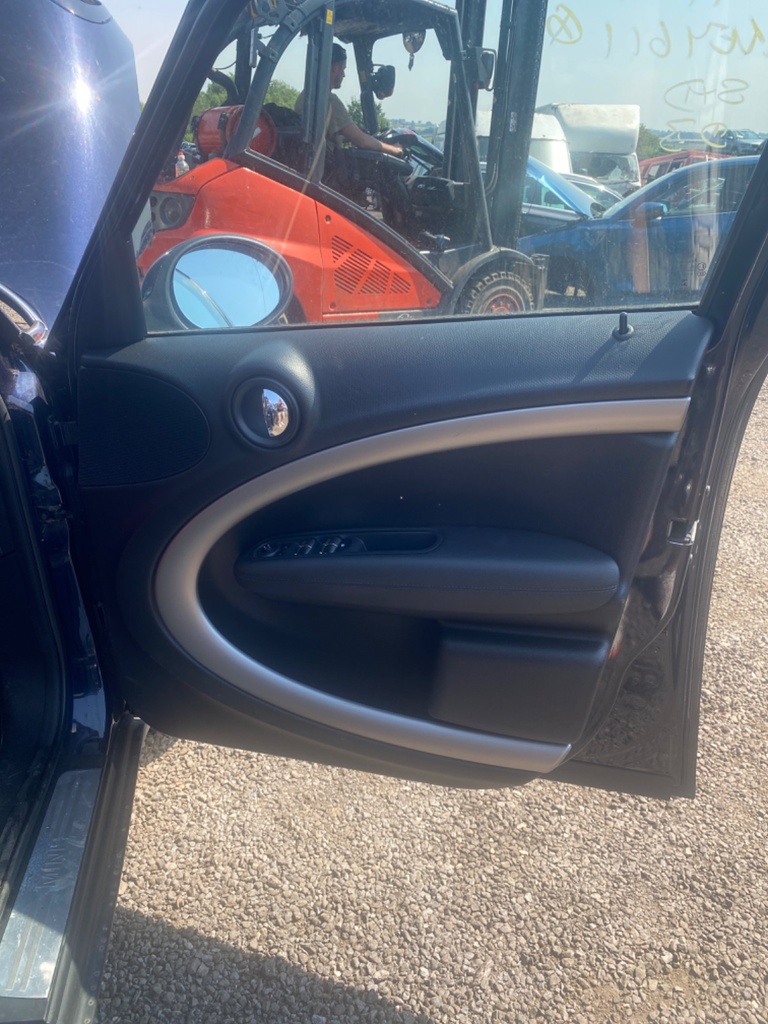 [EPE-110258] Panel interior de puerta delantera derecho Mini Countryman R60 2015