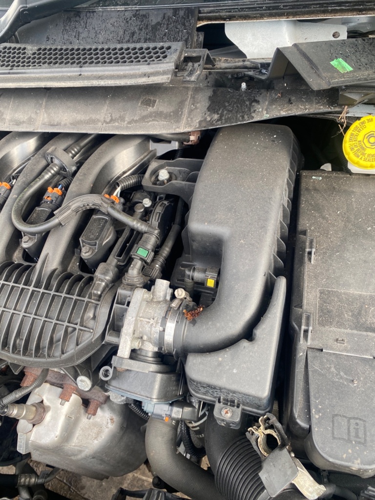 [EPE-110488] Caja de filtro de aire Peugeot 208 1.2 PureTech HMR EB2FA 2018