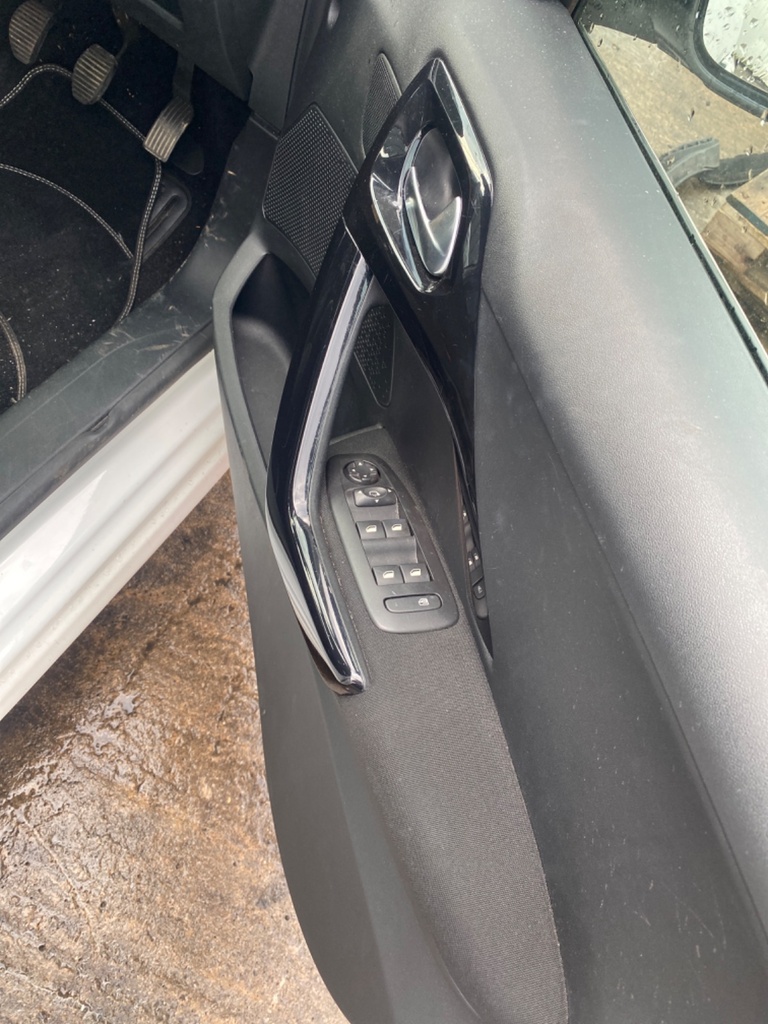 [EPE-110499] Motor elevalunas puerta delantera derecha Peugeot 208 2018 EWP White