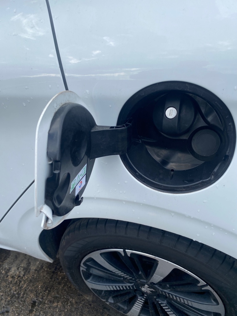 [EPE-110542] Tapa de combustible 2018 Peugeot 208 EWP White