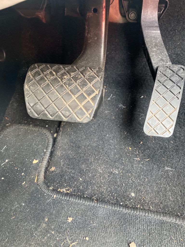 [EPE-110651] Conjunto de pedales Skoda Karoq 1.5 TSI 2021