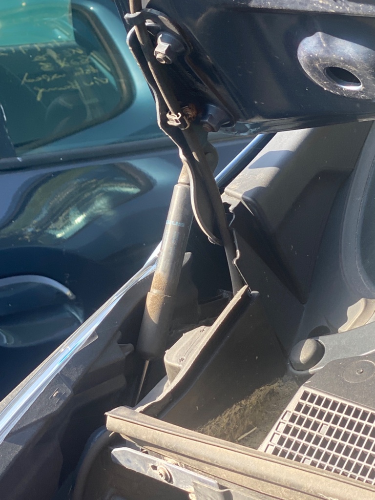 [EPE-110877] Bisagra del capó RH Renault Trafic 2020