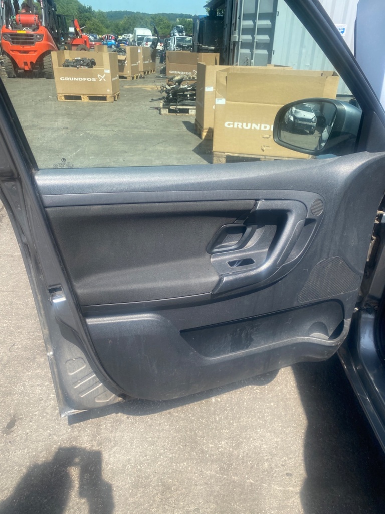 [EPE-111067] Panel interior de puerta delantera izquierdo Skoda Fabia 2013