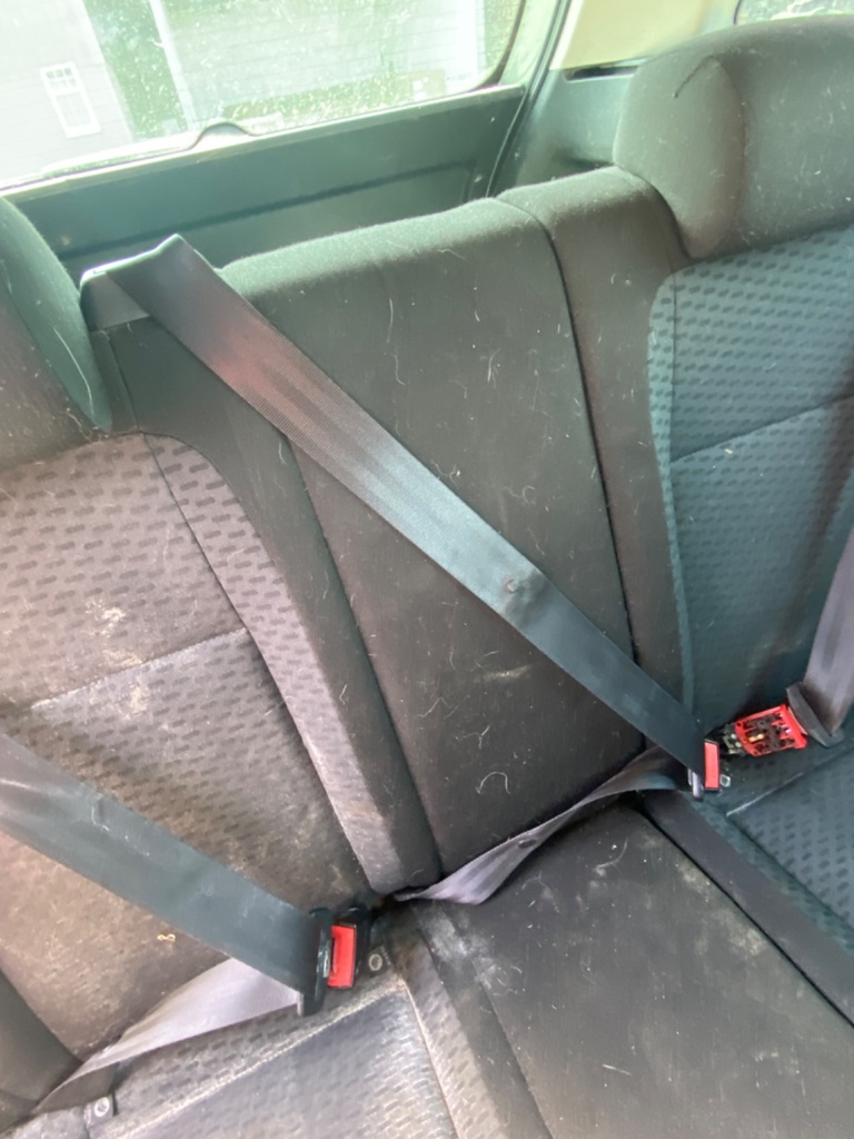 [EPE-111105] Cinturón de seguridad trasero central Skoda Fabia 1.2 TDI 2013
