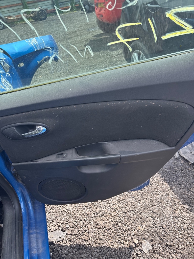 [EPE-111424] Panel interior puerta trasera derecha Seat Leon 2.0 CUPRA R 2010