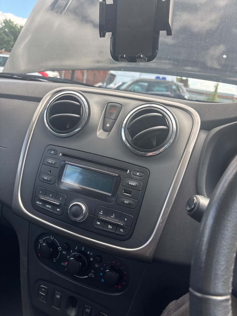 [EPE-111559] Consola central Dacia Sandero 2014 90 CV