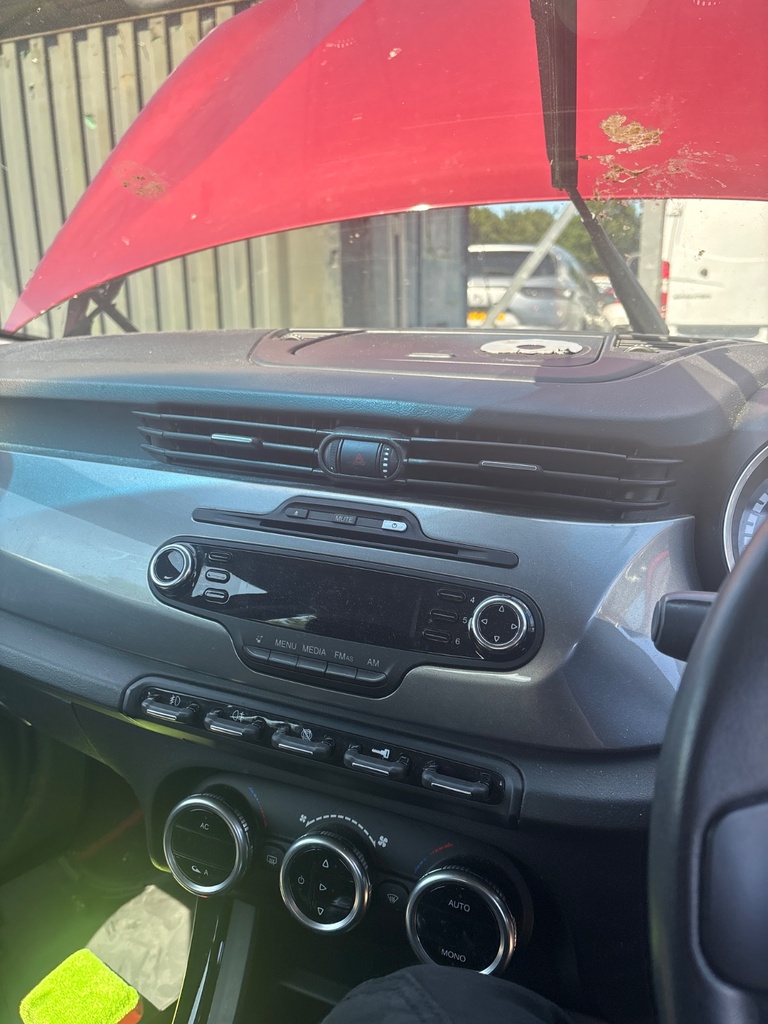 [EPE-111688] Salida de aire calefacción salpicadero Alfa Romeo Giulietta 1.4 TB 2010