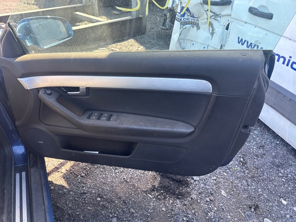 Panel interior de puerta delantera derecho Audi A4 B7 8HE 2007