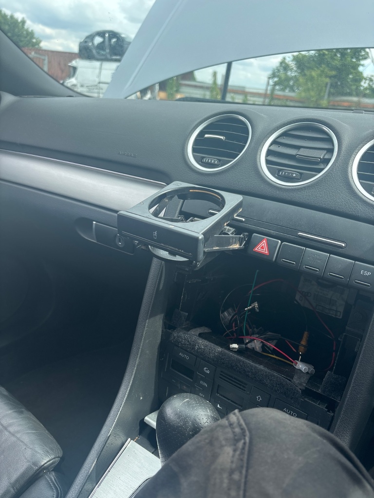 Portavasos salpicadero Audi A4 B7 8HE 3.2 FSI V6 2006