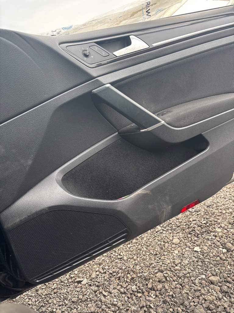 [EPE-112094] Panel interior de puerta delantera derecho para VW Golf 2016 (C9X, negro)