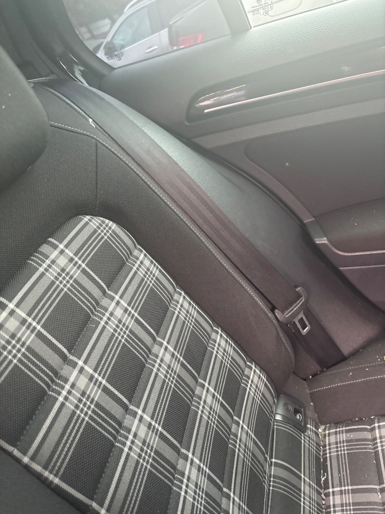 [EPE-112199] Pretensor trasero del cinturón de seguridad derecho VW Golf 2.0 GTD 2016