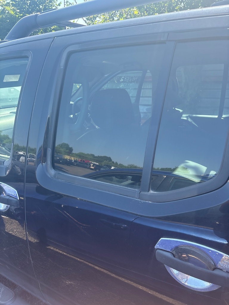 [EPE-112989] Cristal de puerta trasero izquierdo Nissan Navara NP300 2012