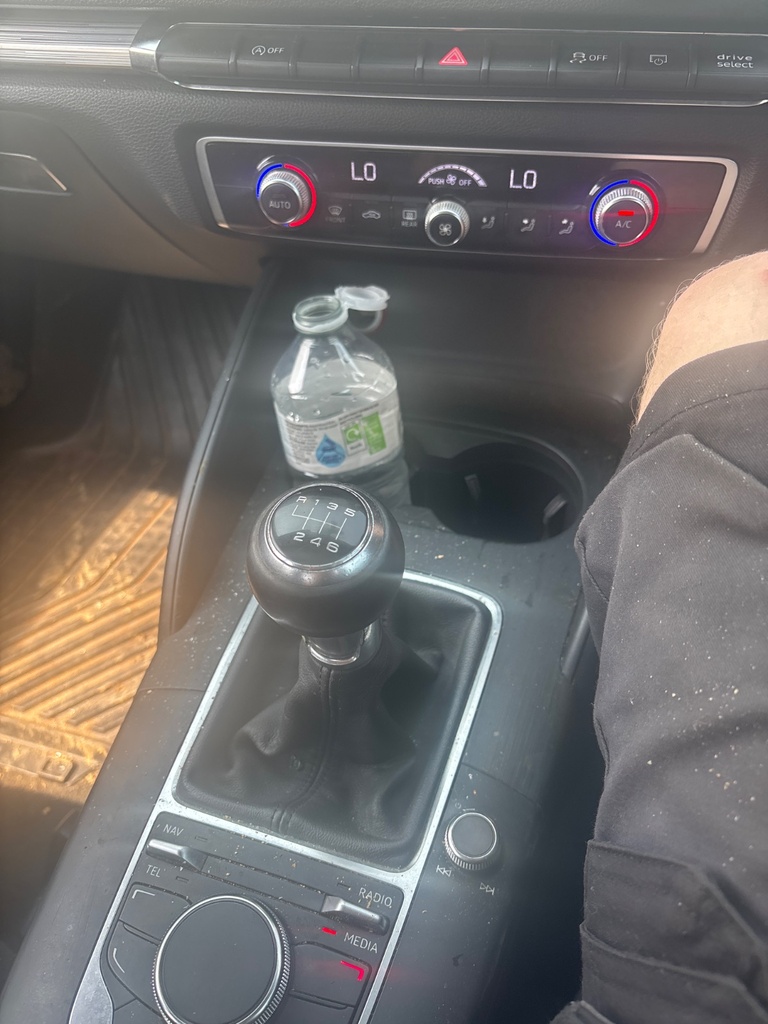 [EPE-113091] Consola central Audi A3 2.0 TDI 2013
