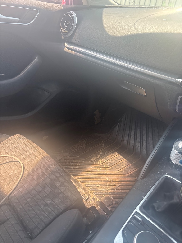 [EPE-113108] Guantera Audi A3 2.0 TDI 2013