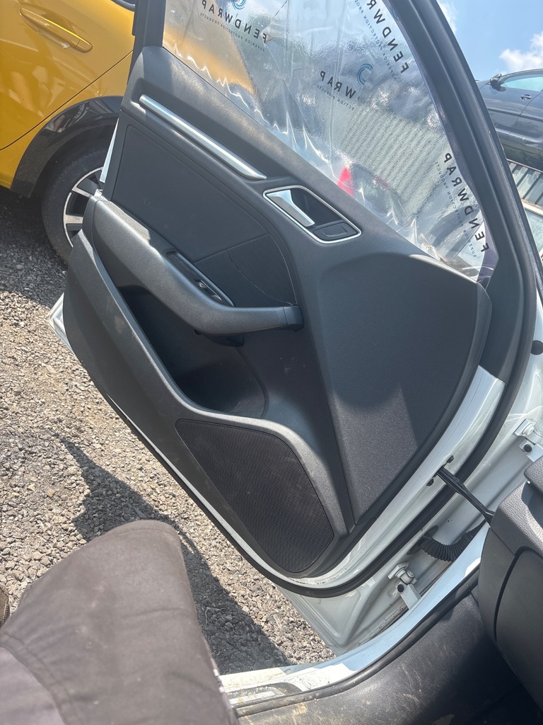 [EPE-113152] Panel interior de puerta delantera izquierdo Audi A3 2013 blanco