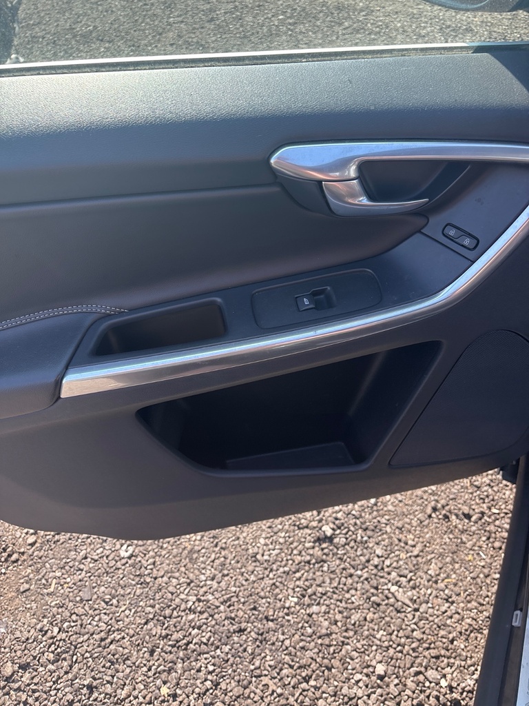 [EPE-113418] Panel interior de puerta delantera izquierdo Volvo XC60 2014