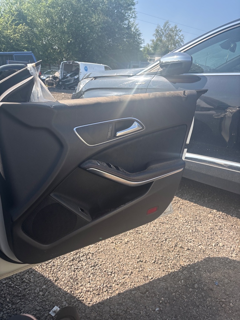 [EPE-113492] Altavoz revestimiento puerta delantera derecha Mercedes-Benz CLA X117 2015