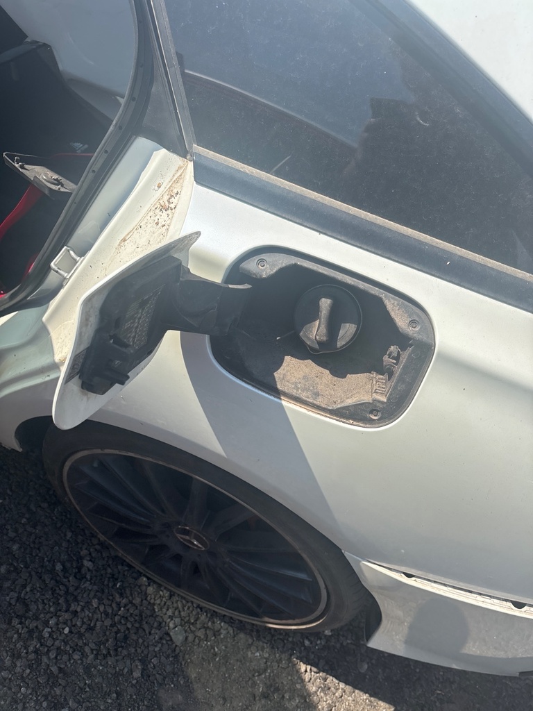 [EPE-113527] Tapa de combustible Mercedes-Benz CLA 2015 650 white