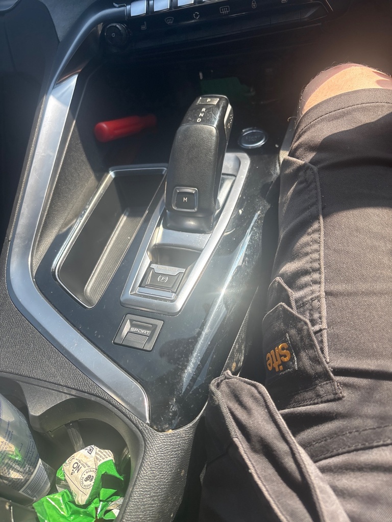 [EPE-113722] Consola central Peugeot 3008 2.0 BlueHDi 180 2018