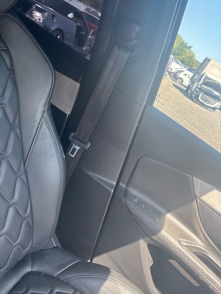 [EPE-113754] Embellecedor pilar B inferior izquierdo Peugeot 3008 2.0 BlueHDi 180 2018