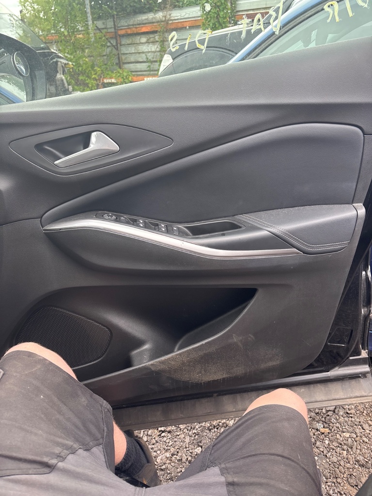[EPE-113596] Panel interior de puerta delantera derecho Opel Grandland X P1UO 2019