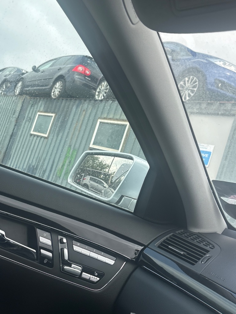 [EPE-114608] Pilar A Mercedes-Benz S-Class S 350 BlueTec 2011