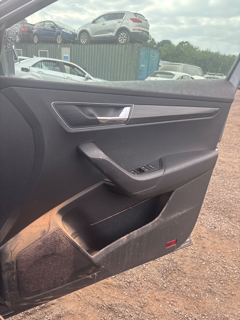 [EPE-115481] Motor elevalunas puerta delantera derecha Skoda Karoq 2018 F7M grey