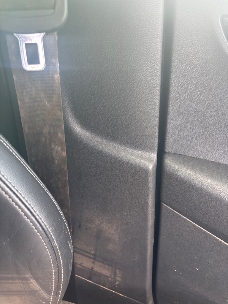 [EPE-115520] Embellecedor Pilar B Inferior Izquierdo Skoda Karoq 1.6 TDI 2018