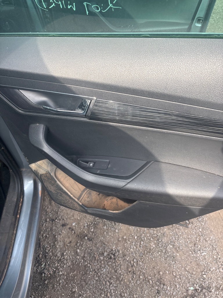 [EPE-115583] Altavoz de puerta trasero derecho Skoda Karoq 2018 gris