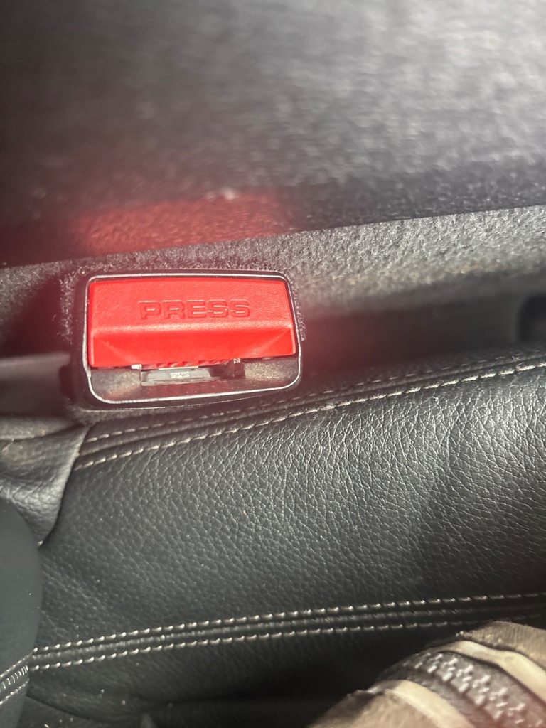 [EPE-115650] Interruptor de cinturón seguridad delantero derecho BMW X5 F15 F85 3.0 2017
