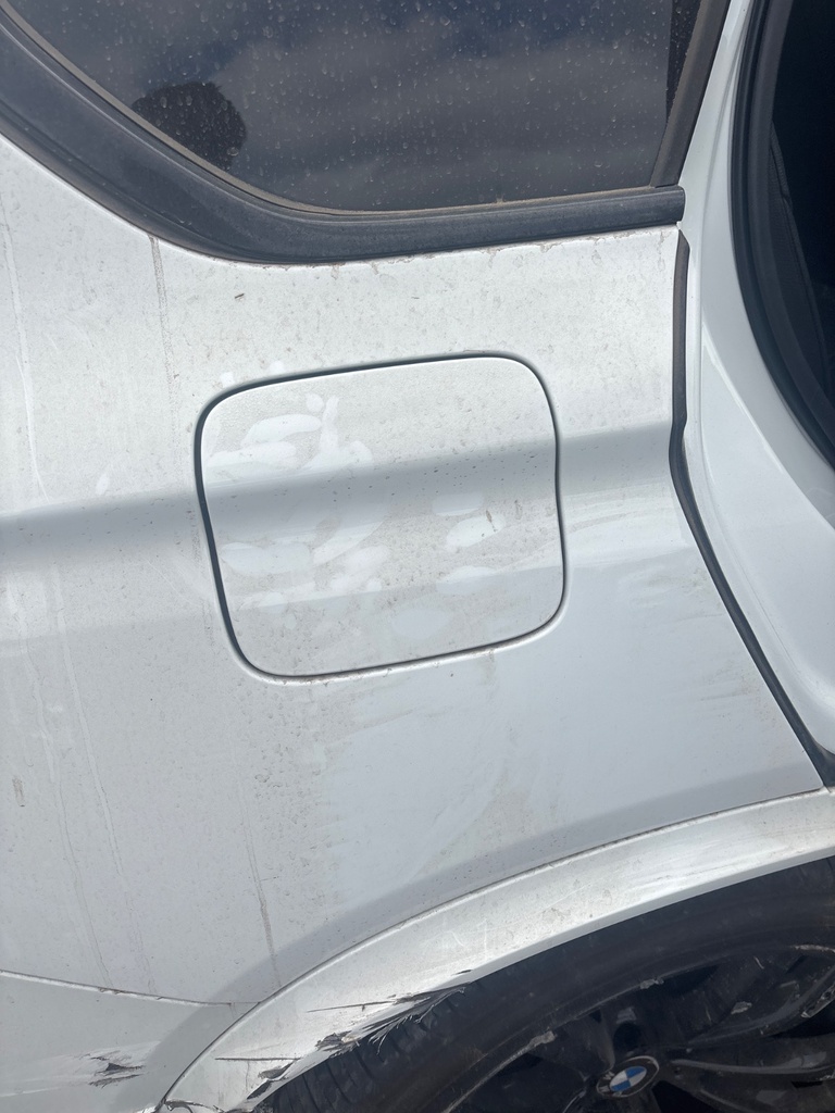 [EPE-115666] Tapa de combustible 2017 BMW X5 F15 F85 300 alpinweiss