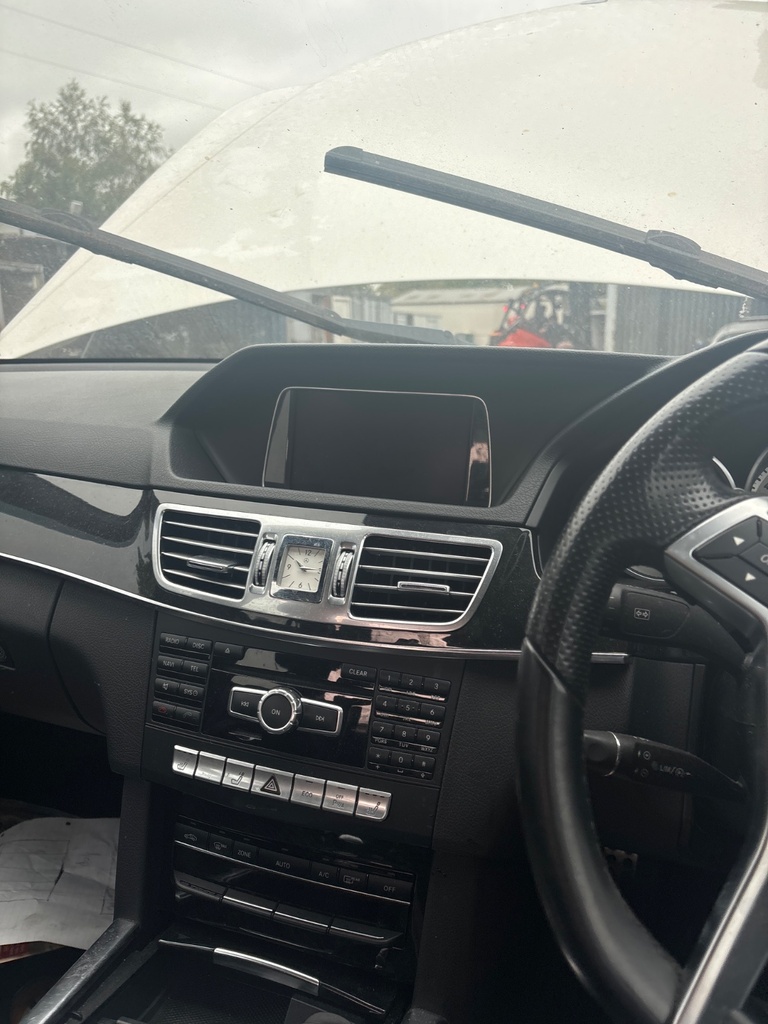 [EPE-115798] Pantalla multifunción Mercedes-Benz E-Class E 350 BlueTEC 2013