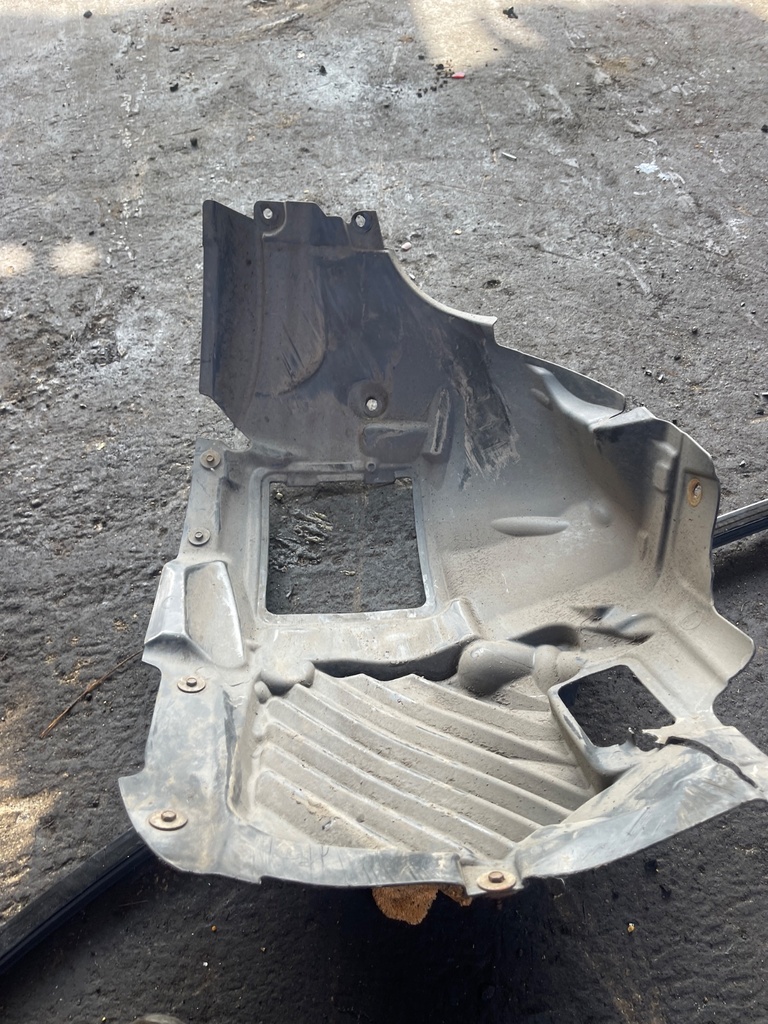[EPE-116055] Moldura paso de rueda trasero LH BMW 4er F36 435d xDrive 2018