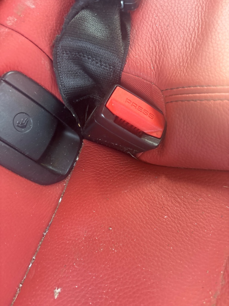 [EPE-116085] Cinturón de seguridad trasero Stalk Fila Central RH para BMW Serie 4 435d (2018)