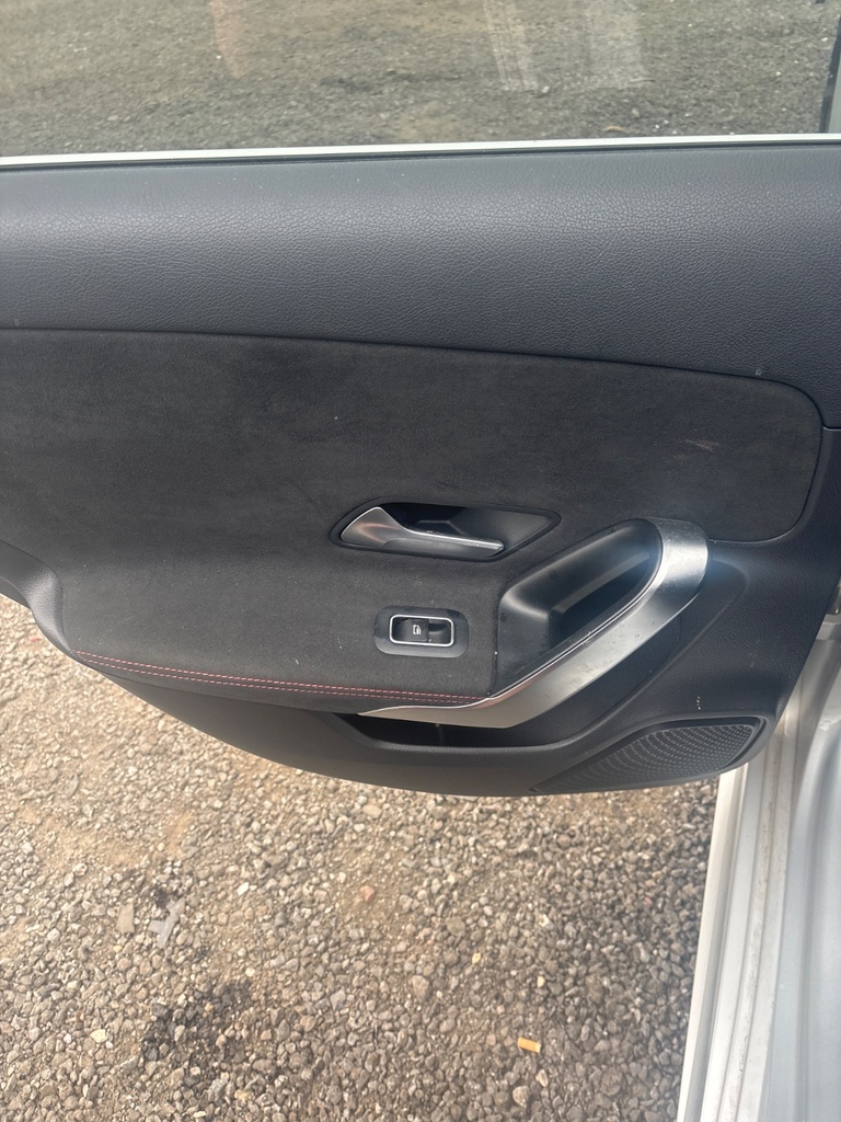[EPE-116176] Altavoz puerta trasera izquierda Mercedes Clase A W177 1.5 A 180 d