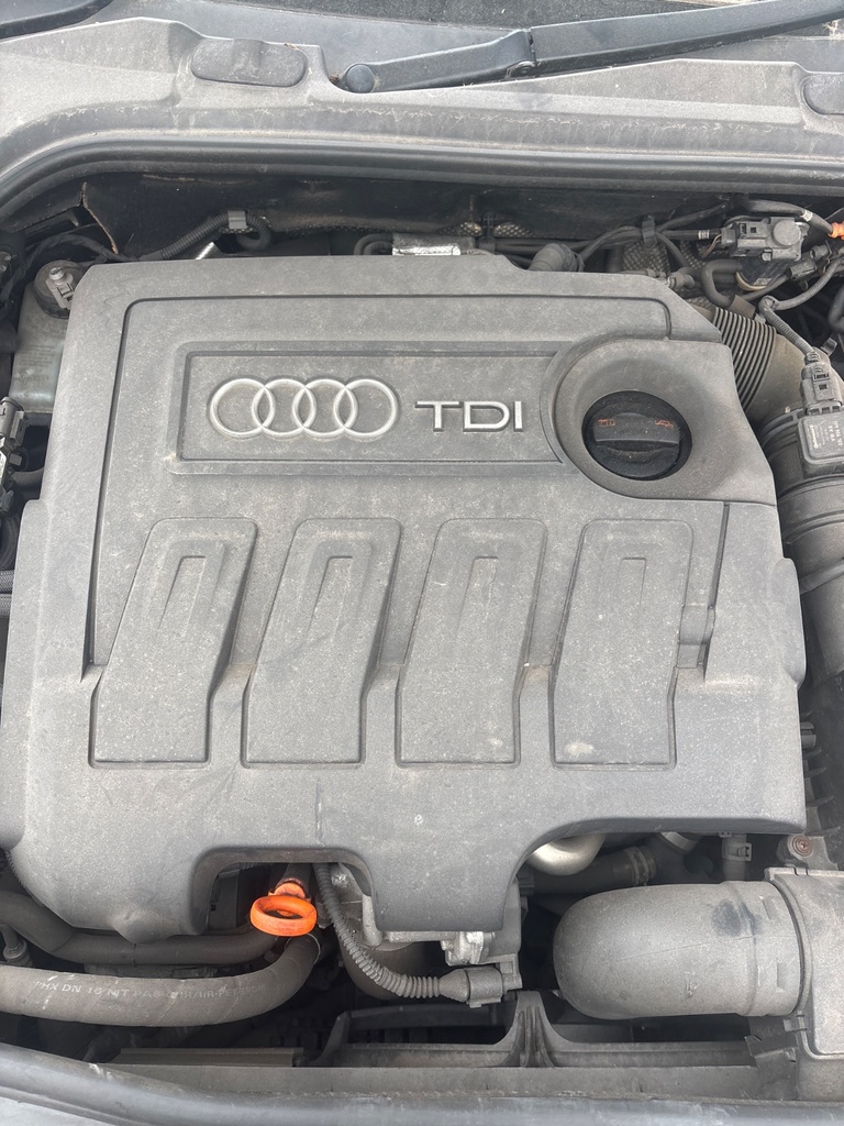 [EPE-116358] Tapa motor Audi A3 1.6 TDI CAYC CAY 2012